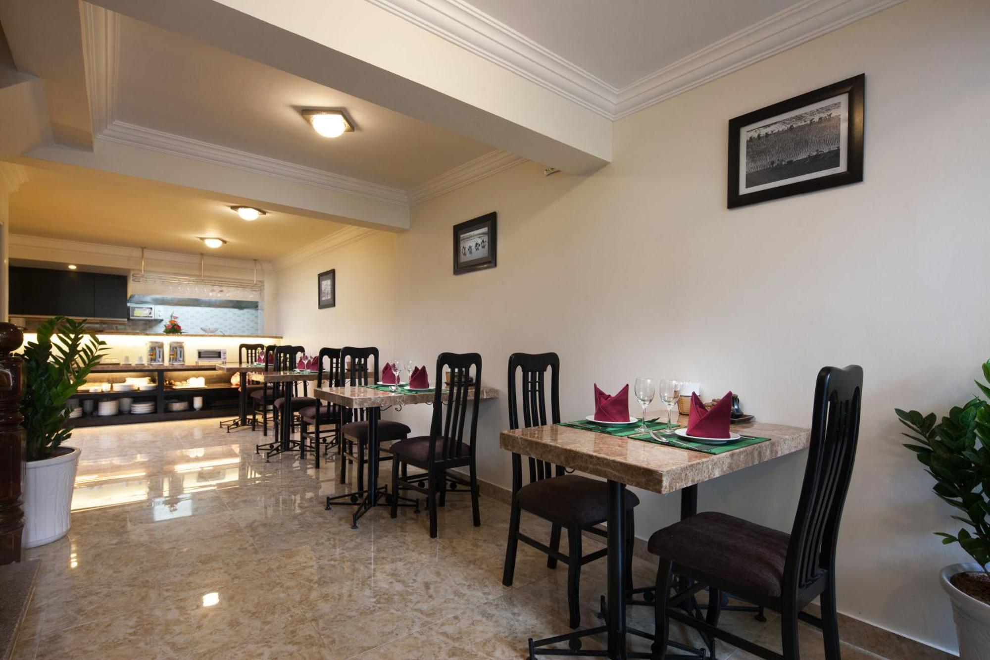 Serenity Villa Hotel — Photos 2